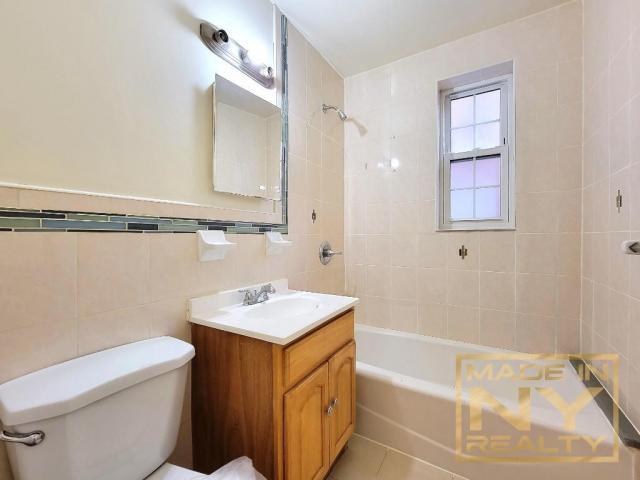 Foto del edificio - 1 bedroom in JAMAICA NY 11435