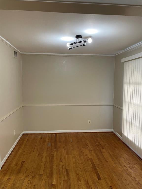Building Photo - 3727 Woodvalley Dr
