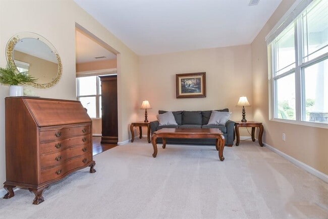 Building Photo - 1402 Golden Eagle Dr