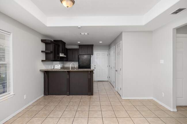 Foto del edificio - 1224 W Harrison Ave