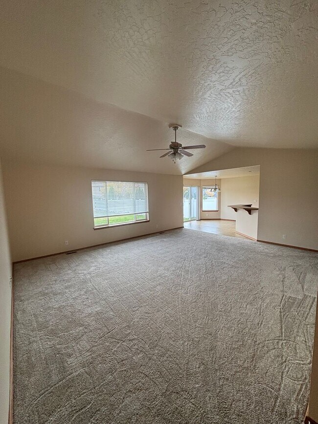 Foto del edificio - BEAUTIFUL HOME IN THE LANDINGS (APP#59)