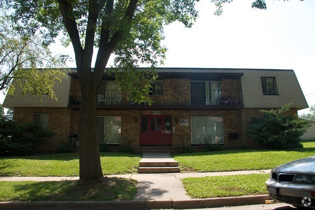 Foto del edificio - 3730 E Karstens Dr