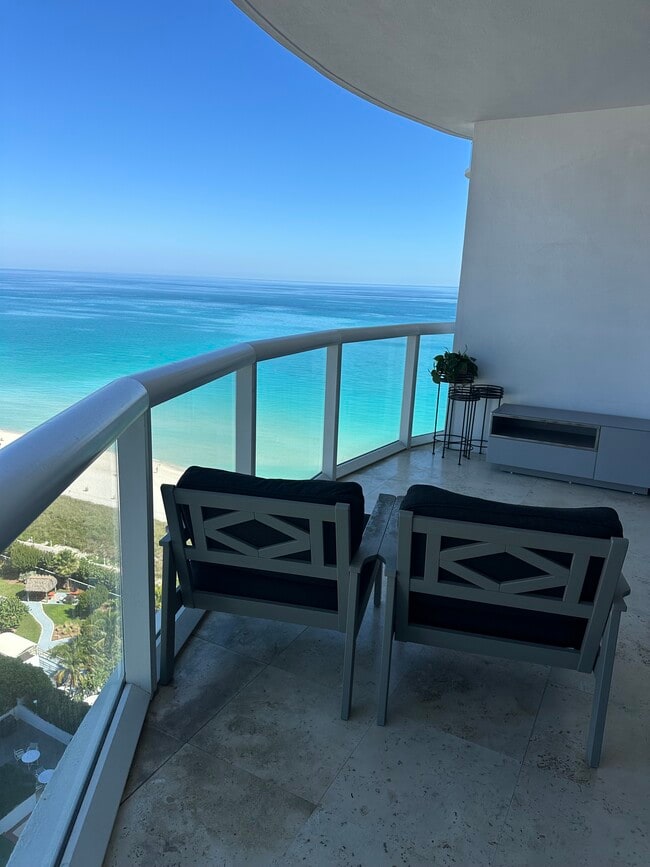 Building Photo - 6365 Collins Ave