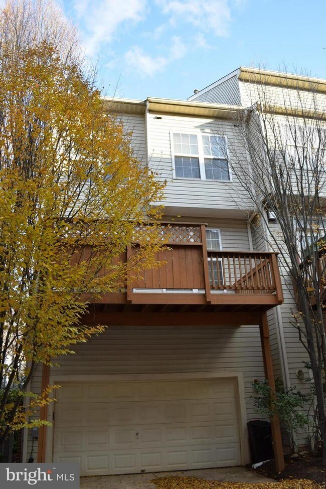 Building Photo - 15710 Winners Dr
