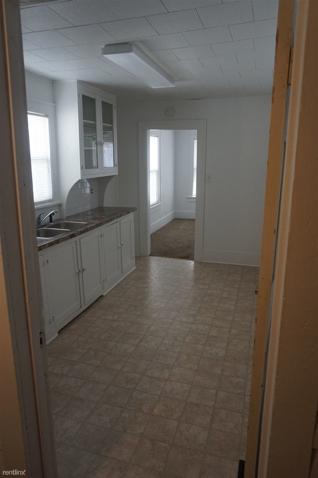 Building Photo - 2 br, 1 bath House - 527 Houser Dr