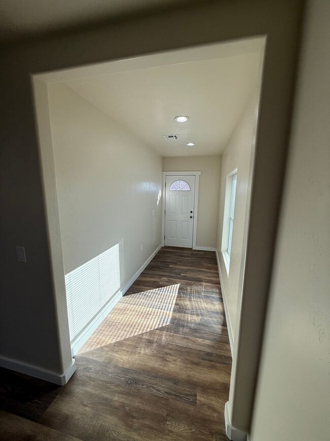 Foto del edificio - Gorgeous 2 Bedroom/1 Bathroom Home