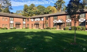 Building Photo - 47 Pinebrook Pl