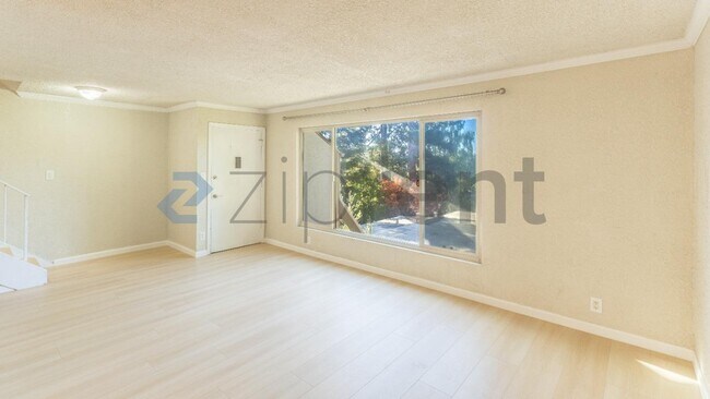 Building Photo - Unit 27
