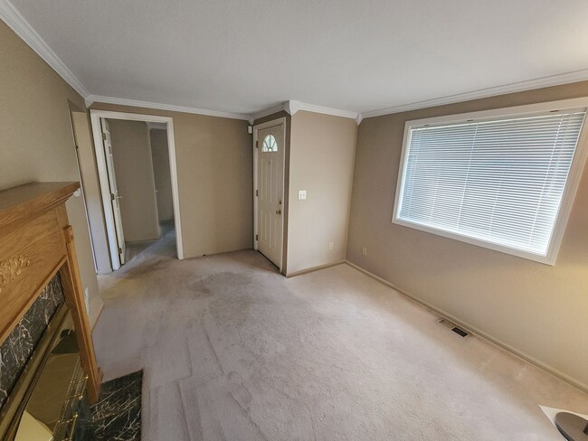 Building Photo - APPLICATIONS PENDING - Out of this world h...