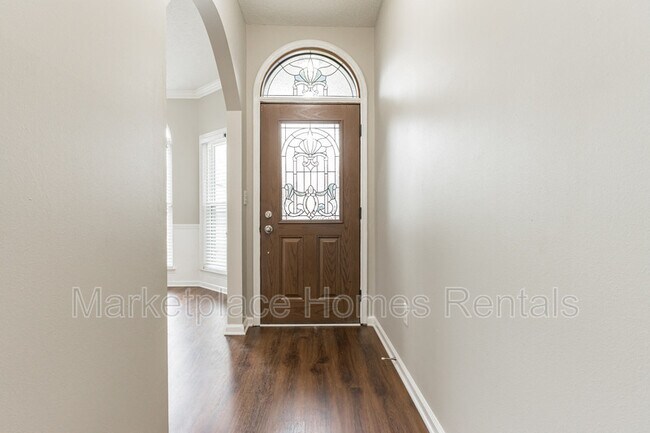 Building Photo - 2104 Amberley Woods Terrace