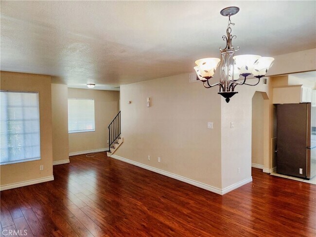 Foto del edificio - 12916 Bloomfield Ave