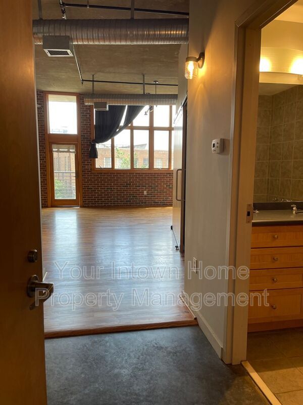 Foto del edificio - 640 Glen Iris Dr NE