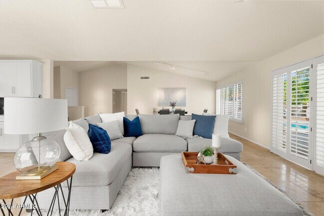 Foto del edificio - 6846 E Kelton Ln