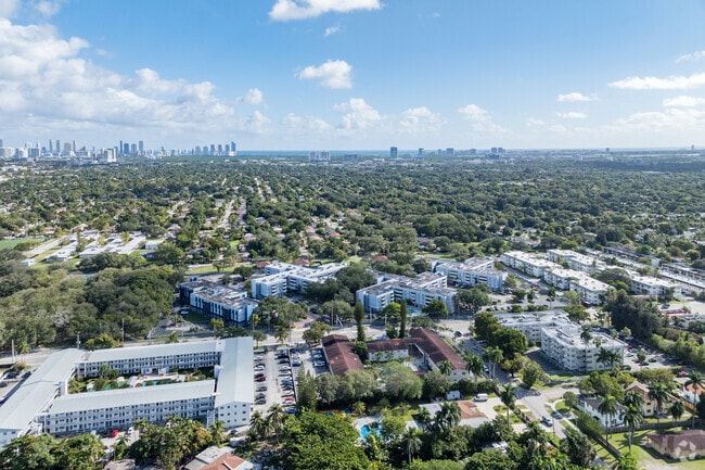 Building Photo - Oak Grove