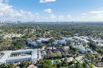 Building Photo - Oak Grove