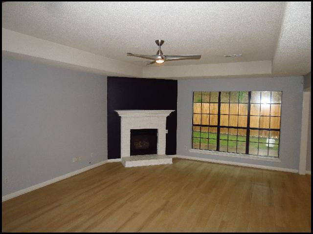 Foto del edificio - 3704 Lakewood Valley Dr