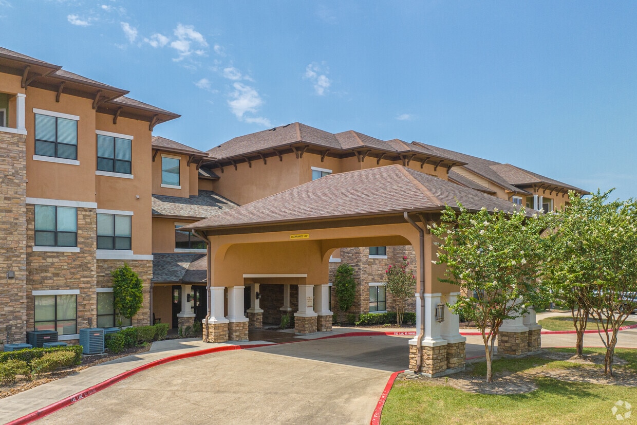 Primary Photo - Greenhouse Village Apartments (Senior Living)