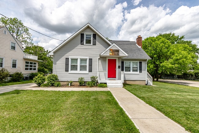 Photo - 100 W Central Ave House