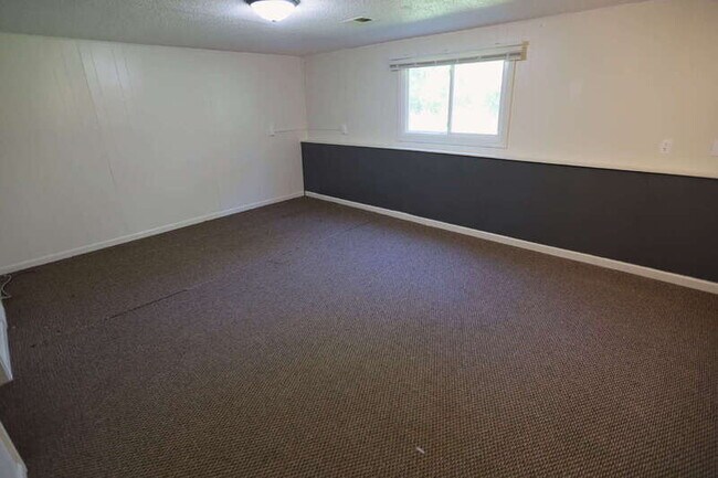 Building Photo - 2257 Countrywood Dr SE