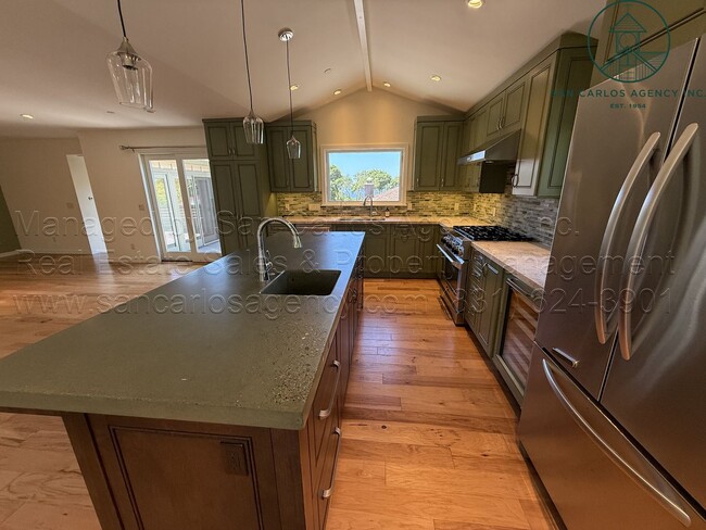Foto del edificio - Charming and Refreshed Three Bed Carmel Wo...