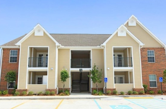 Foto principal - The Manor at Lake Charles