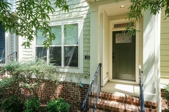 Building Photo - 217 S Camellia St