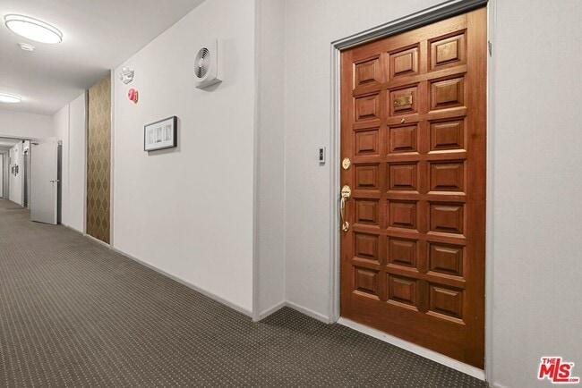 Building Photo - 10671 Holman Ave