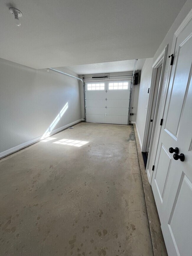 Building Photo - 77 SE 361st Rd