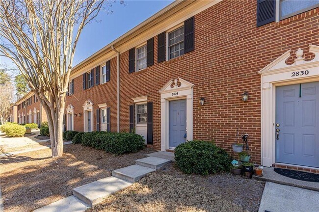 Foto del edificio - 2828 Webb Bridge Rd
