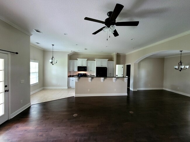 Building Photo - 630 Freedom Trl