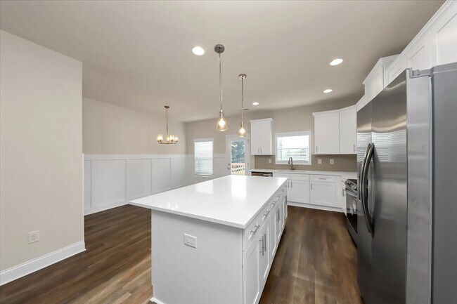 Foto del edificio - 5485 BLOSSOMWOOD Trl