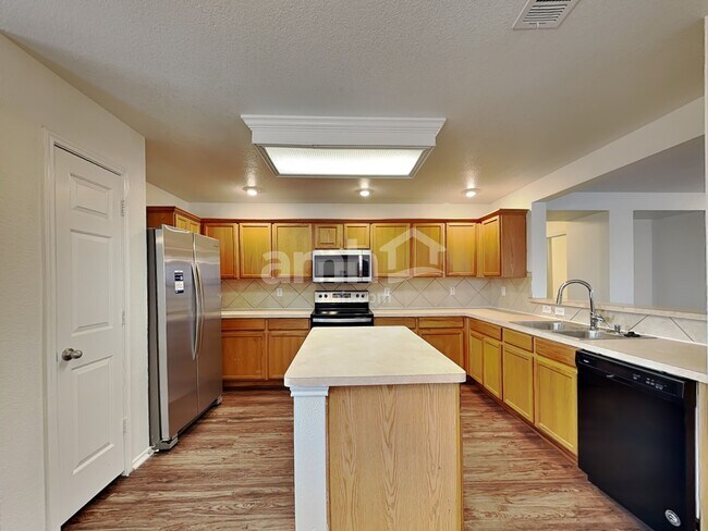 Building Photo - 2203 Terrell Dr