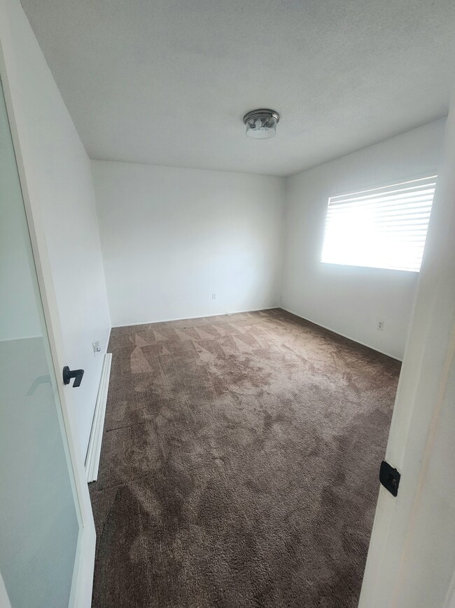 Building Photo - 11901 York Ave