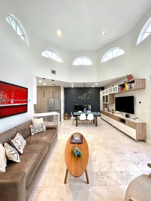 Foto del edificio - 3070 Allamanda St