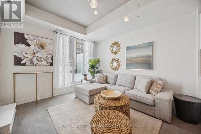 Photo du bâtiment - 705 Davis Dr