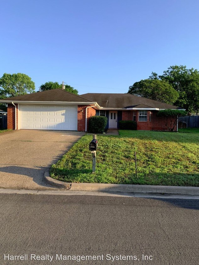 Primary Photo - 3 br, 2 bath House - 805 Cheyenne Trail