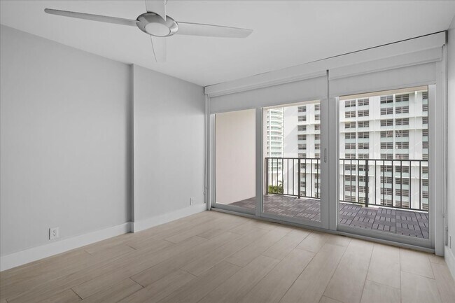 Foto del edificio - 1865 Brickell Ave