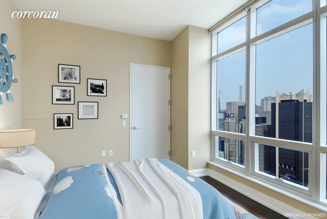 Building Photo - 350 W 42nd St
