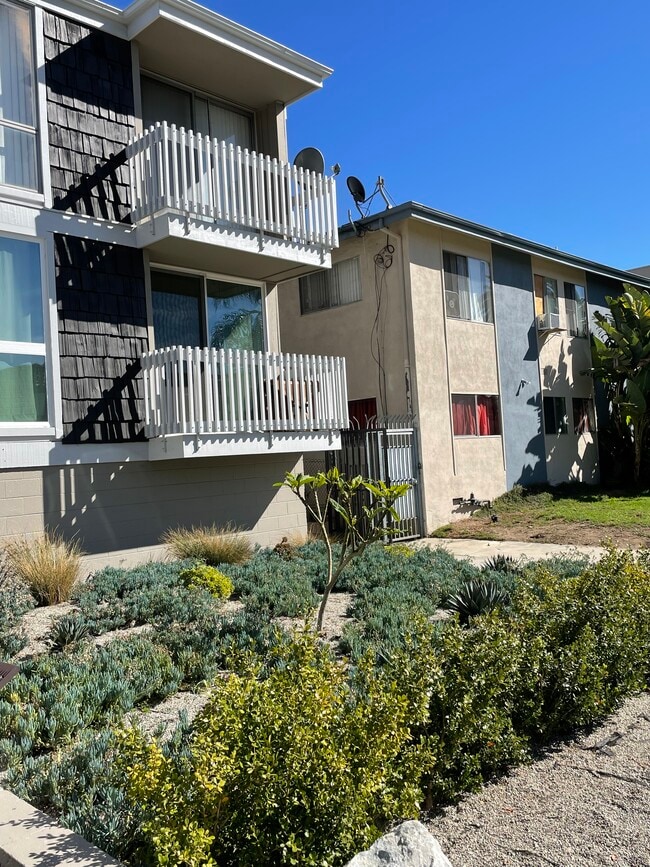 Building Photo - 3750 Jasmine Ave