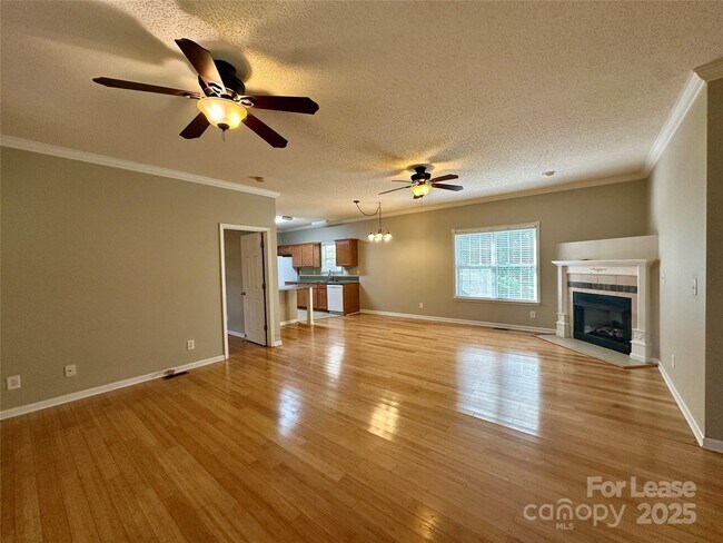 Foto del edificio - 3331 Robinwood Rd