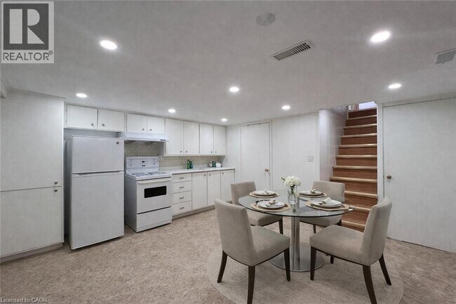 Building Photo - 148 Siebert Ave