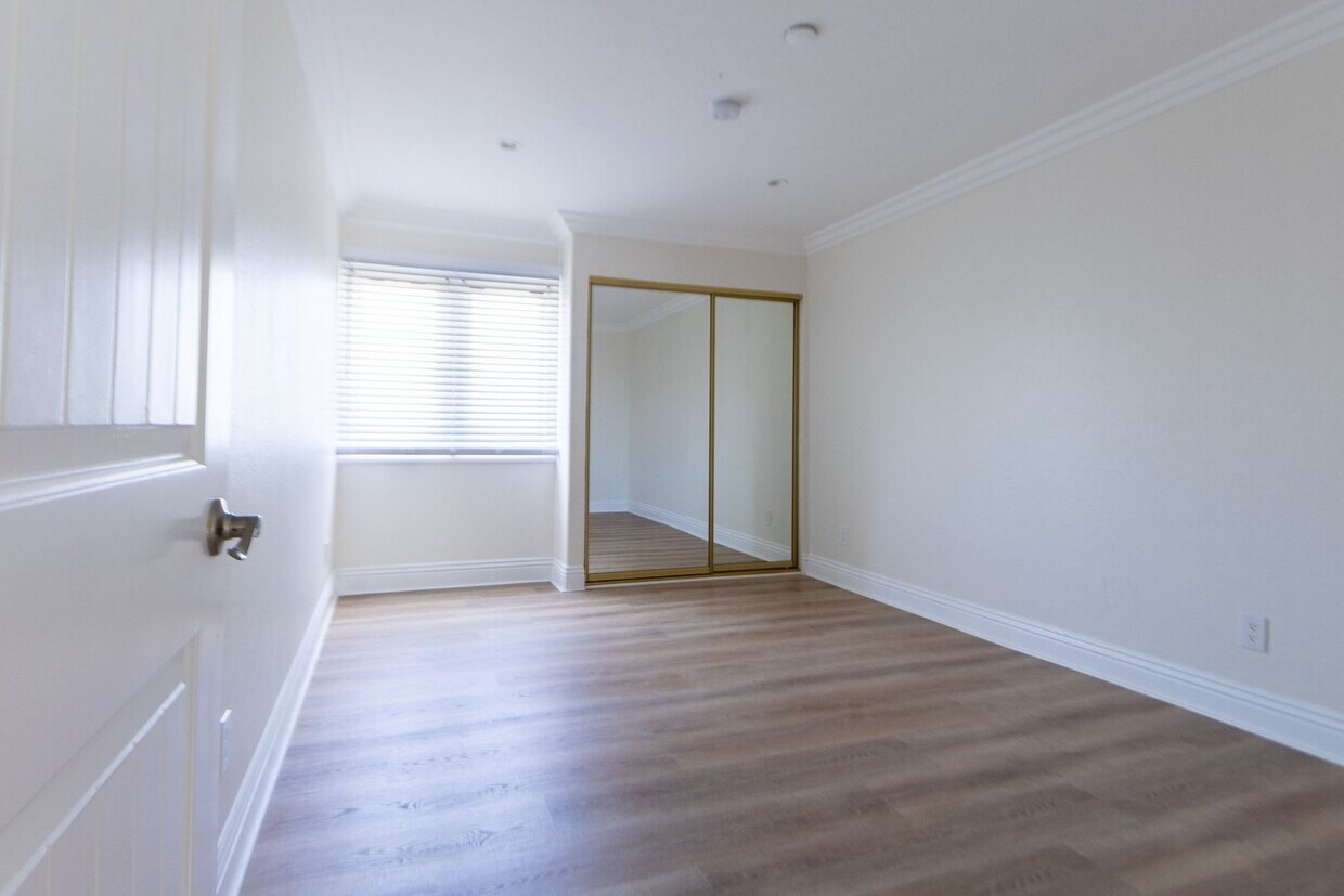 TRULY ONE OF A KIND EXECUTIVE HOME!! IN SA... House Rental in San