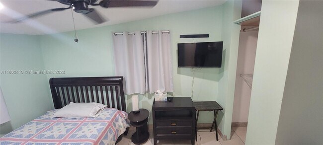 Foto del edificio - 801 N 70th Ave