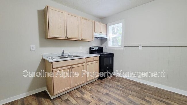 Building Photo - 1306 Ragan Ave