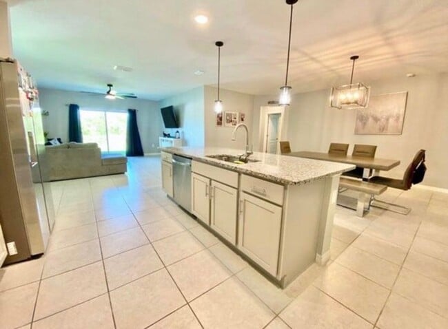 Foto del edificio - 708 Corbin Cir SW