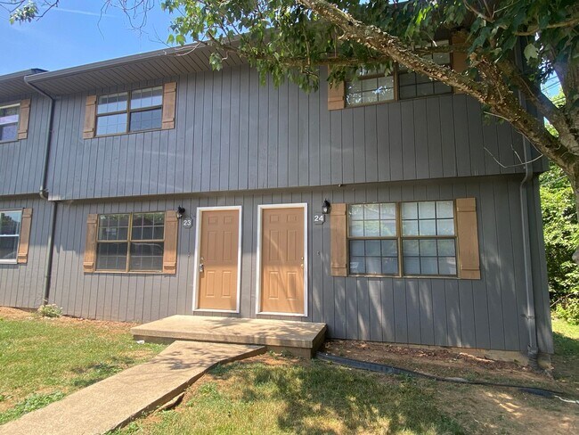 Building Photo - 2 Bedroom 1.5 Bath Apartment located in Jo...