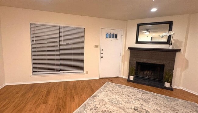 Foto del edificio - 503 Algerita Dr