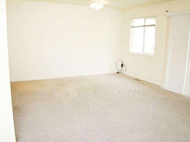 Building Photo - 220 Gary Dr