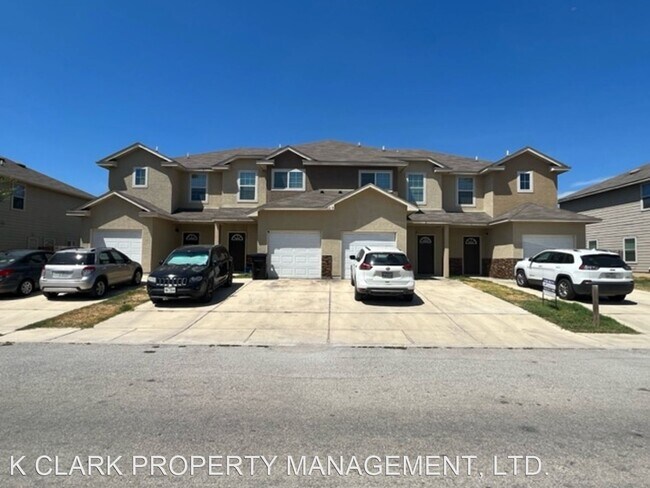 Foto del edificio - 3 br, 2.5 bath House - 16819 DANCING AVA #2
