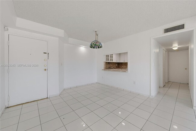 Foto del edificio - 8050 NW 8th St